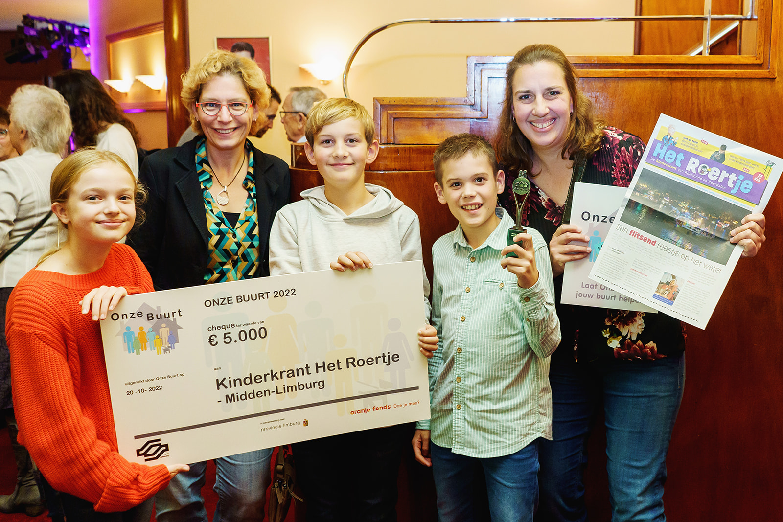 Oeh yeah, Oeh yeah! Kijk eens wat een supervette troostprijs we met de leukste (en enige) kinderkrant van Roermond en Roerdalen hebben gewonnen met Onze Buurt Limburg. Hartstikke blij! Keisjiek natuurlijk om bij de tien beste buurtprojecten van Limburg te horen. Ook al hebben we niet gewonnen en eindigde Het Roertje op een gedeelde vijfde plek; […]